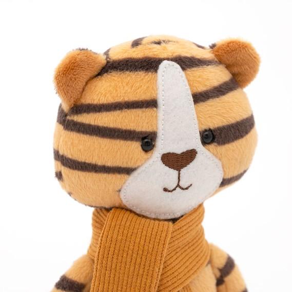 Tygr Cookie se žlutou šálou od firmy ORANGE TOYS - 14 cm - B