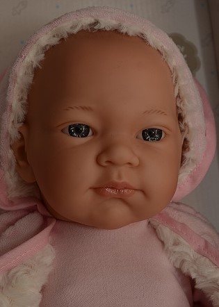 Realistické miminko - holčička - Pikolin na ručníku