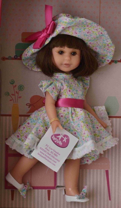 Realistická panenka holčička Irena -tmavé vlásky  od firmy Berjuan