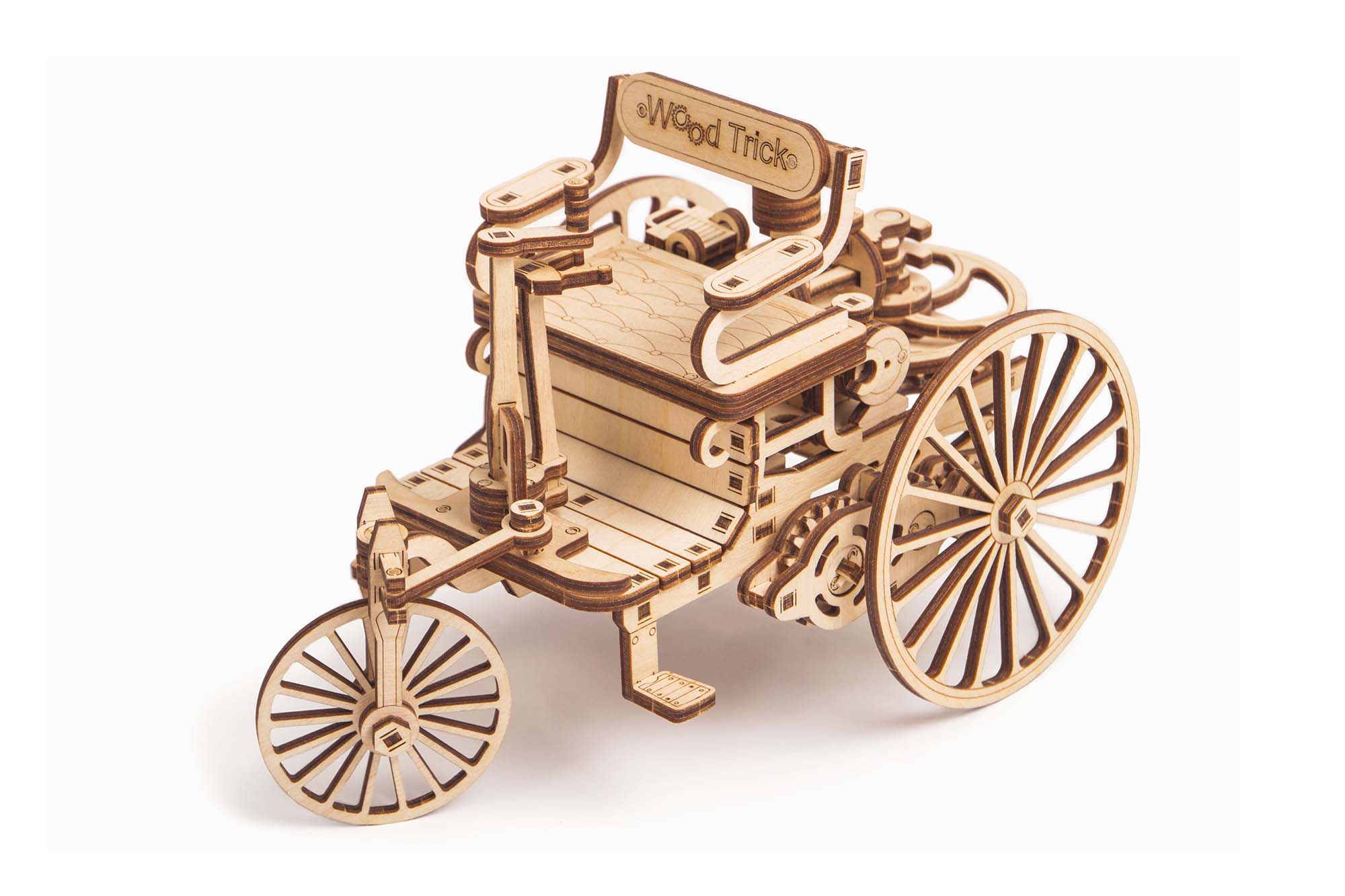 Wood Trick  "První auto" - 3D dřevěné mechanické puzzle 