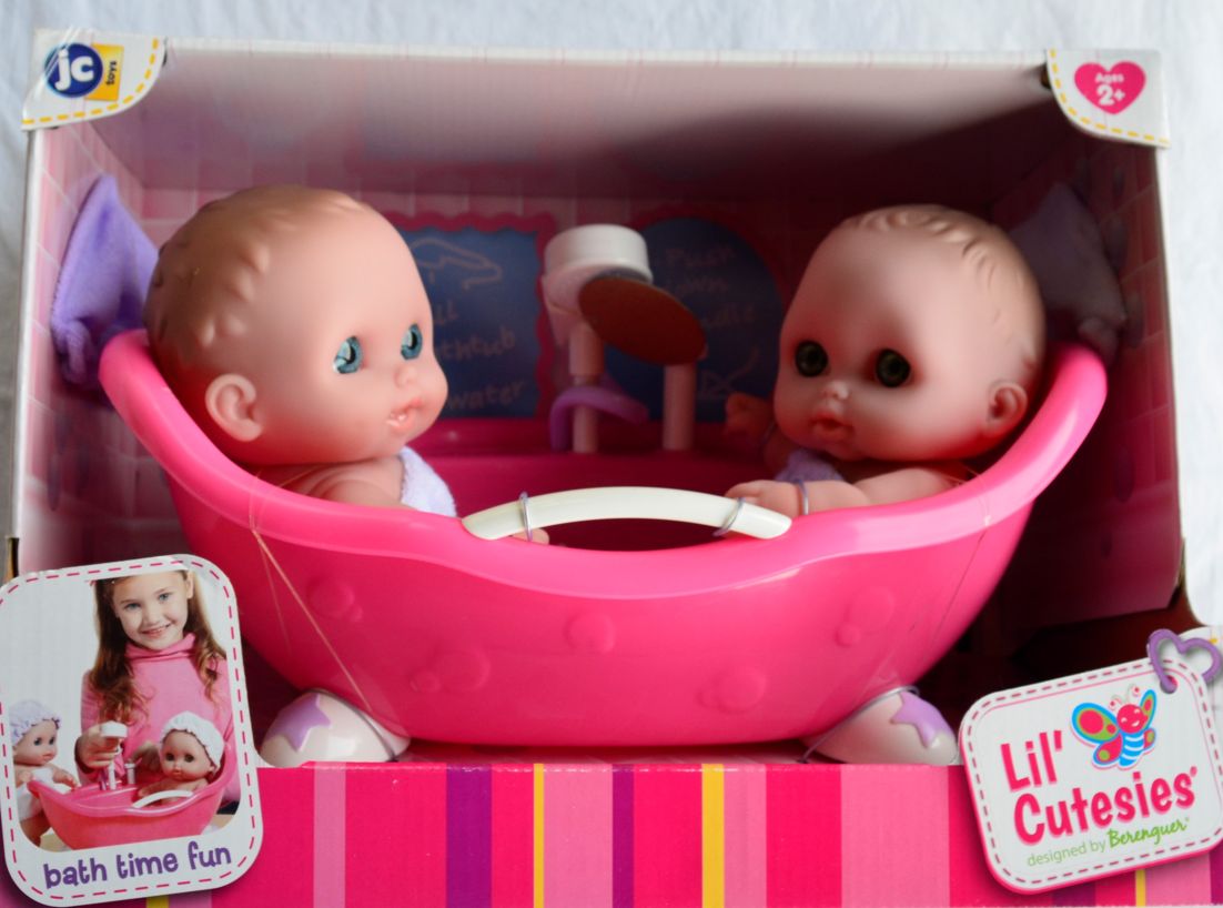 Abbi a IIbbi ve vaně - panenky od firmy JC Toys ze Španělska