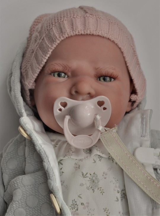 Reborn miminko - Sweet Reborn v šedé bundě od Antonio Juan