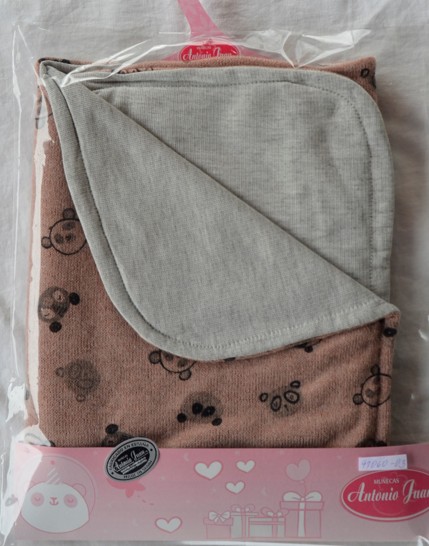 Teplejší hnědovínová dečka s pandami pro miminka 40-42 cm