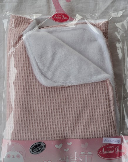 Teplá růžová dečka s drobným potiskem pro miminka 40-42 cm