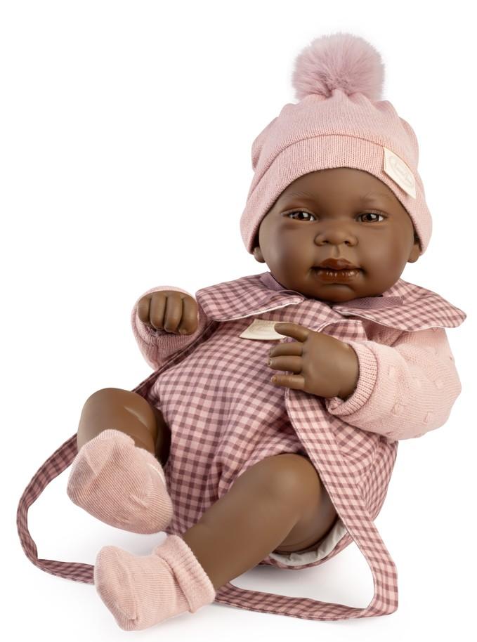 Antonio Juan – realistická panenka miminko černoška  Indira v klokance 