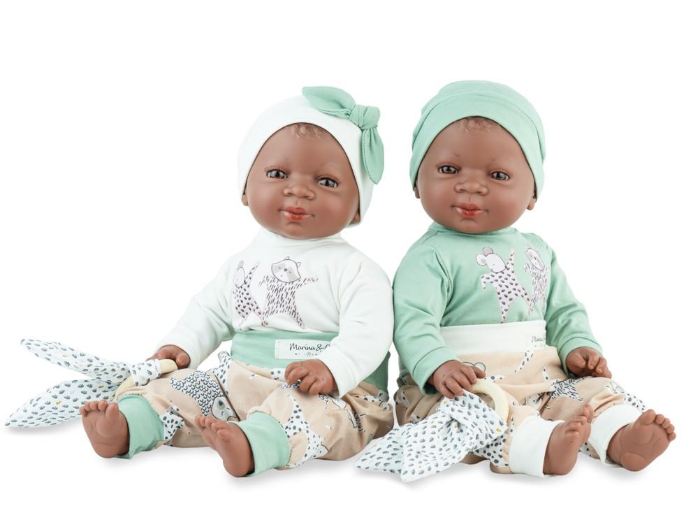 Marina & Pau – realistické miminko chlapeček Nilo 45 cm černoušek v pyžámku se zvířátky