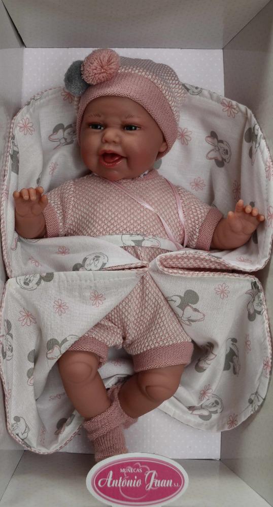 Realistické miminko Antonio Juan - holčička Clara na dečce Mickey