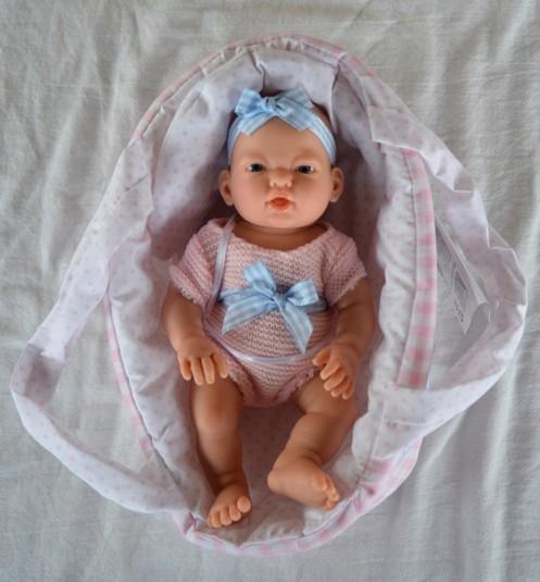 Marina & Pau – realistické miminko holčička 21 cm v přenosné tašce