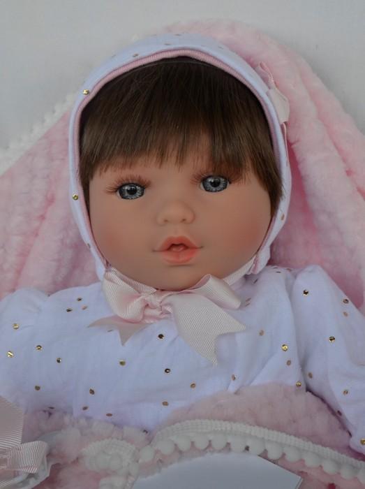 Realistické miminko - holčička Albína na růžové dečce od španělské firmy Marina & Pau