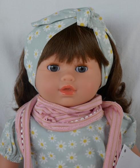 Realistická panenka- Tina v šatech s kopretinami od španělské firmy Marina & Pau