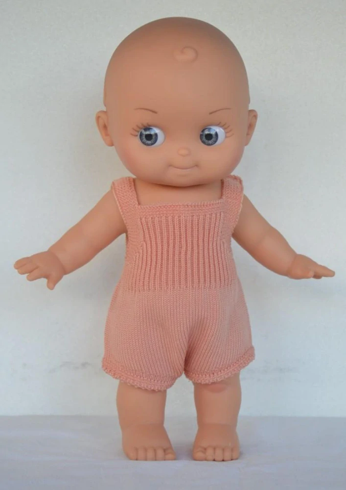 Panenka Mini Panchas- modré oči - v starorůžových kraťasech ze Španělska