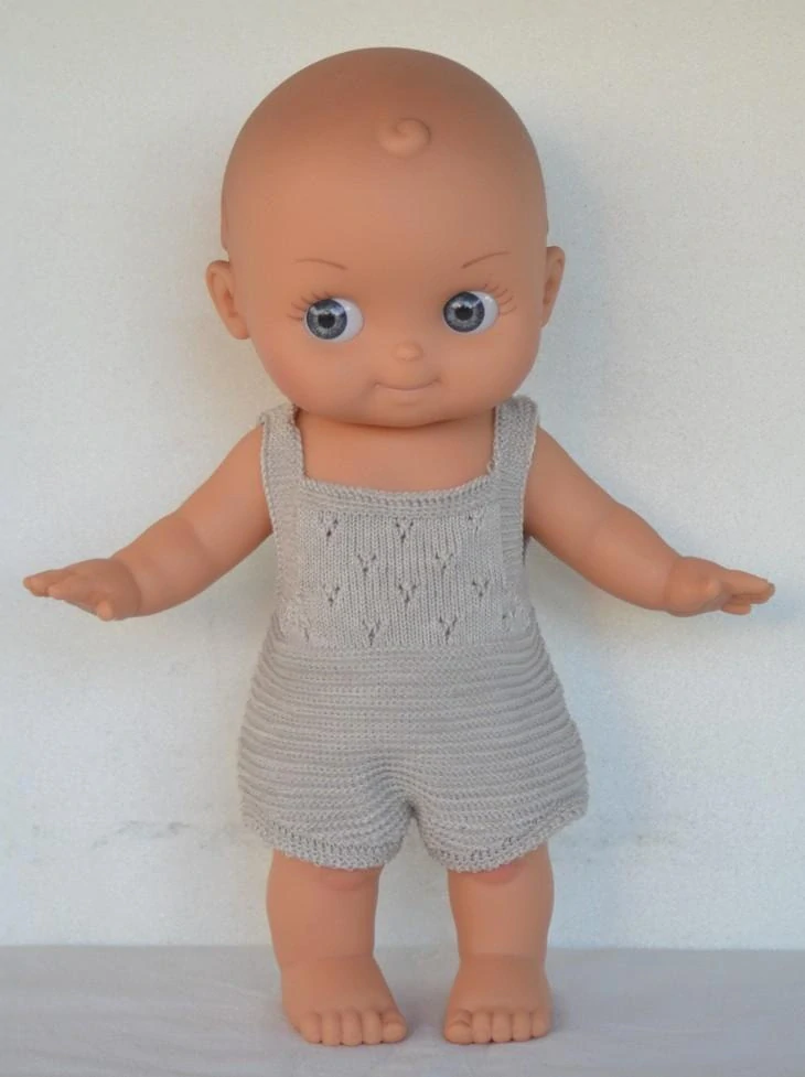 Panenka holčička Mini Panchas - modré oči - v stříbrnošedých kraťasech ze Španělska