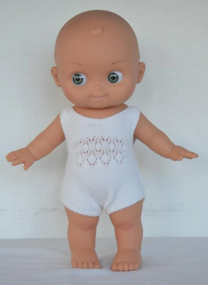 Panenka Mini Panchas- zelené oči - v bílém pyžámku ze Španělska