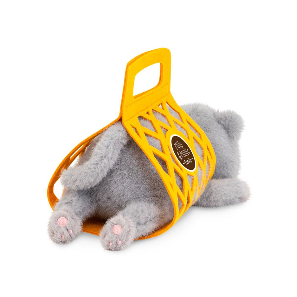 Šedá kočička Milo v přepravce od firmy ORANGE TOYS