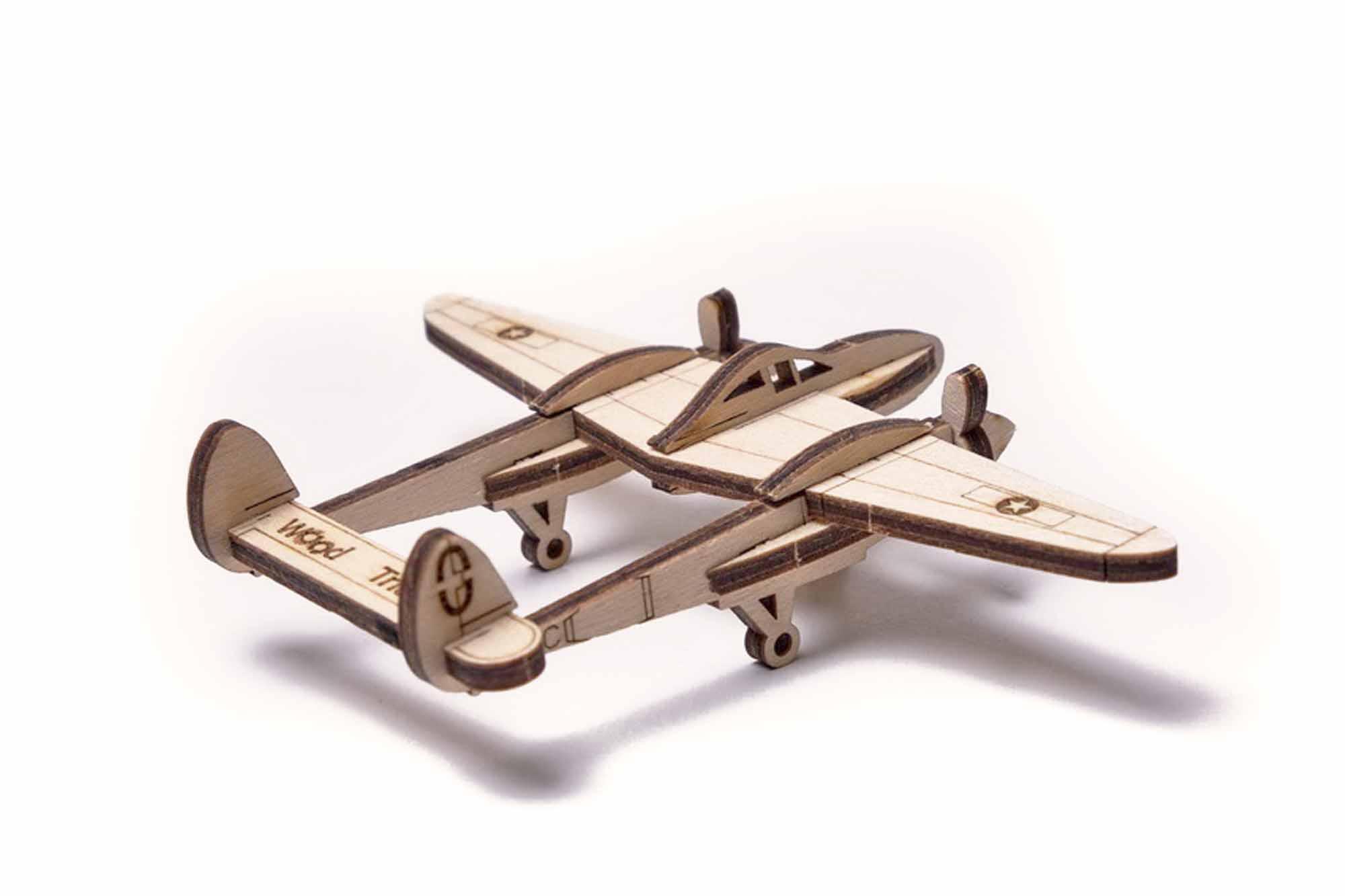 Wood Trick  "Vojenské letadlo" - "Woodik Lightning Plane" - 3D dřevěné mechanické puzzle 