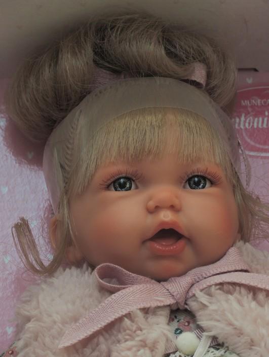 Realistická panenka - holčička - Petit Chaleco s drdolem od Antonio Juan