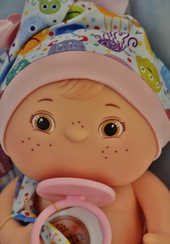 Felipa - miminko, které pije kaši a kaká od firmy Berjuan