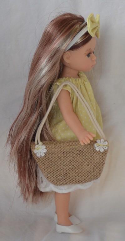 Paola Reina – realistická panenka Judith ve žlutém  21 cm