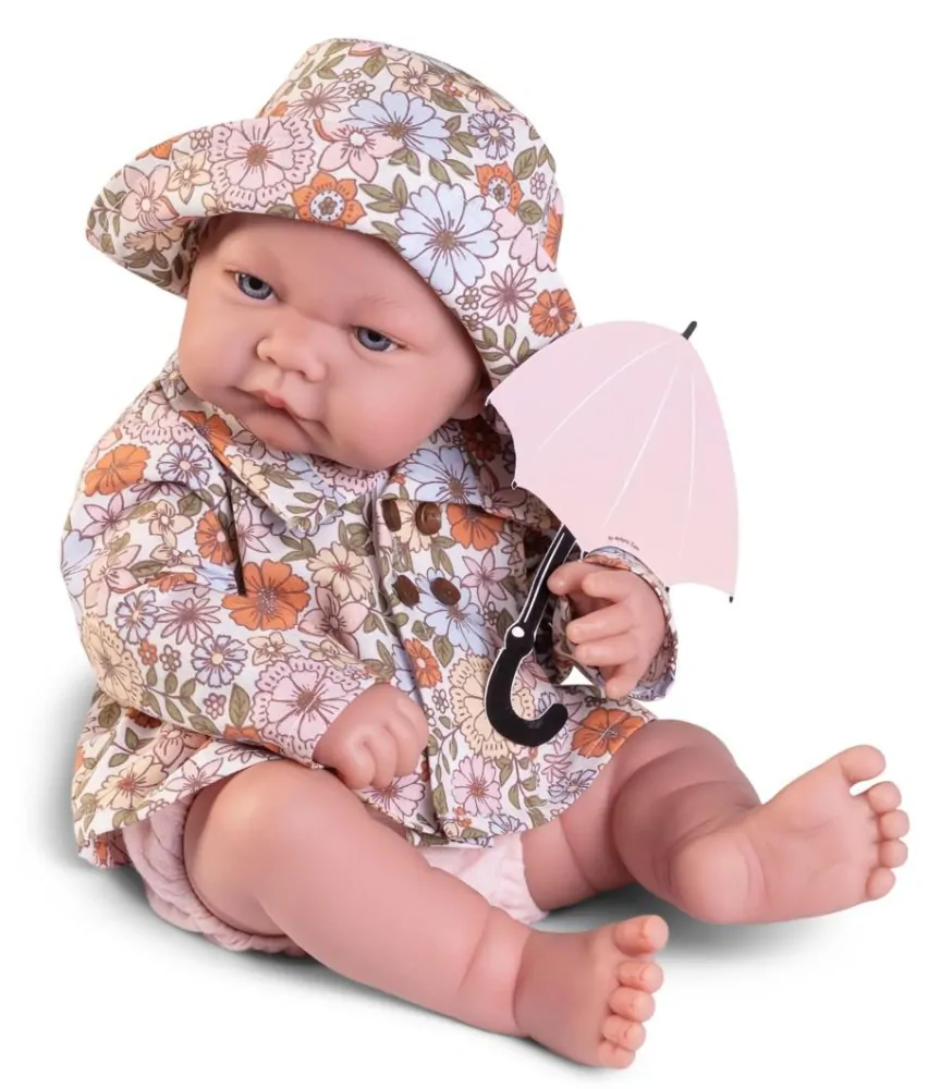Miminko holčička Nica v květovaném oblečku do deště od firmy Antonio Juan ze Španělska