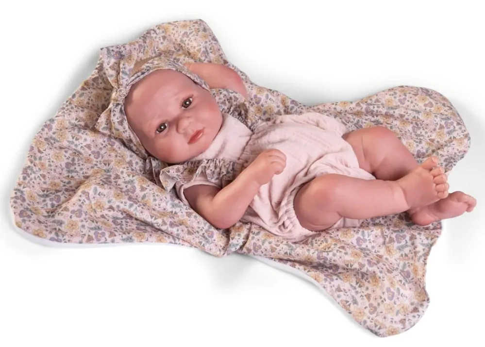 Reborn miminko - Sweet Reborn Luca na květované dečce od Antonio Juan