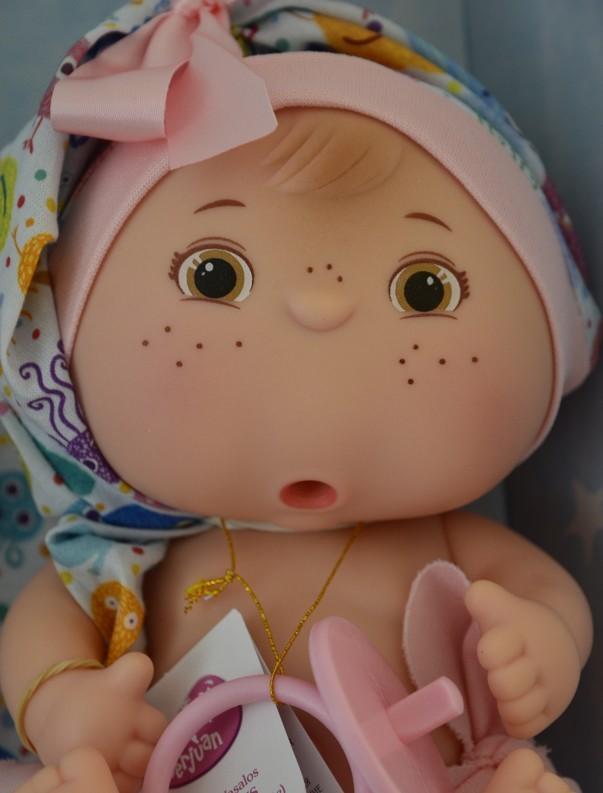 Felipa - miminko, které pije kaši a kaká od firmy Berjuan