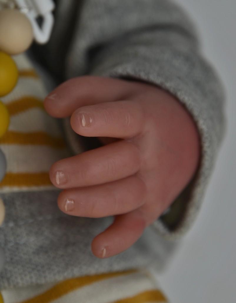 Reborn miminko - Sweet Reborn Pipo v teplákové soupravě od Antonio Juan