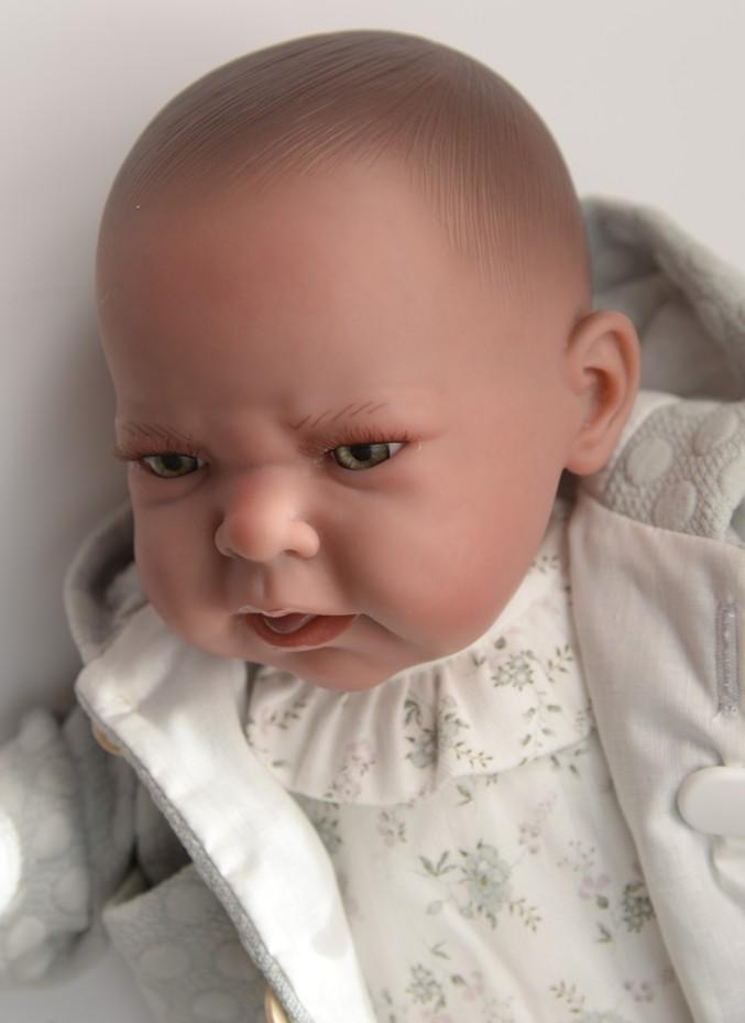 Reborn miminko - Sweet Reborn v šedé bundě od Antonio Juan