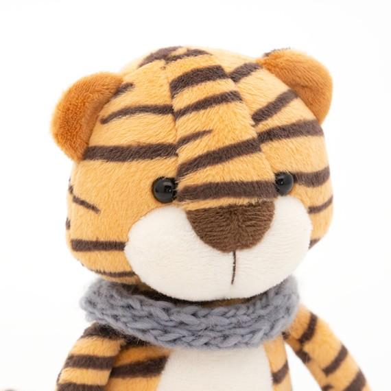 Tygřík Chip s modrou šálou  od firmy ORANGE TOYS - 15 cm