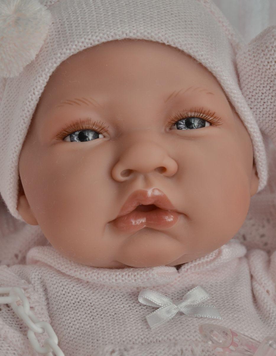 Miminko holčička na dečce - Antonio Juan