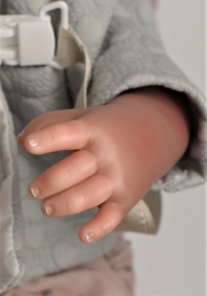 Reborn miminko - Sweet Reborn v šedé bundě od Antonio Juan