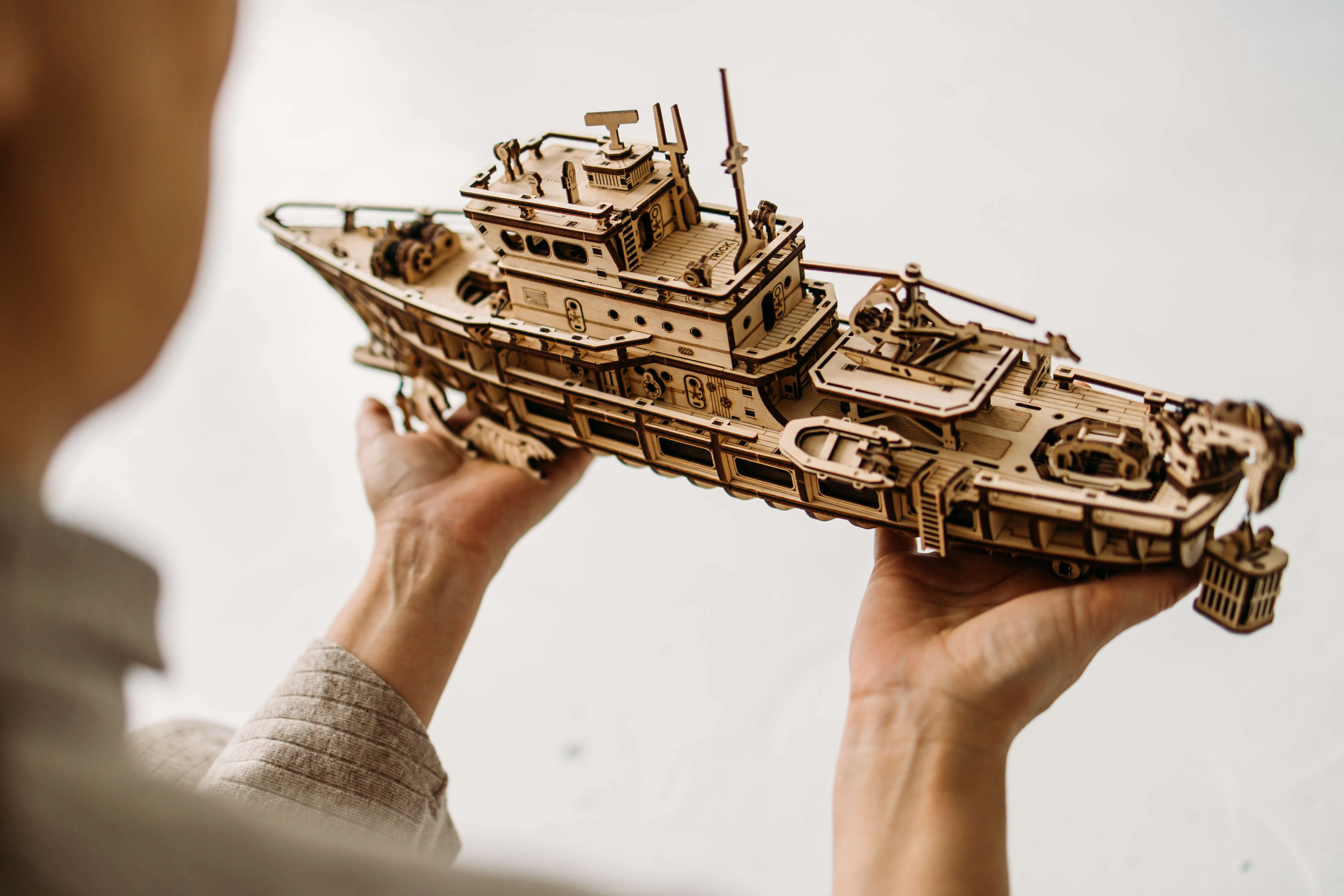 Wood Trick  "Oceánská průzkumná jachta" - 3D dřevěné mechanické puzzle 