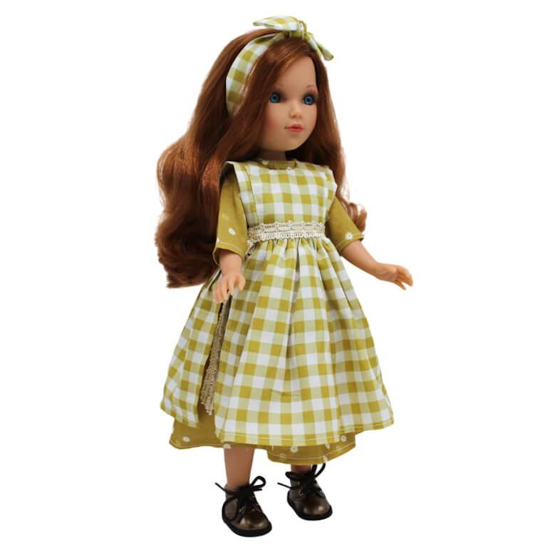 Panenka Mari´s v puntíkových šatech hořčicové barvy od firmy Folk Artesanía