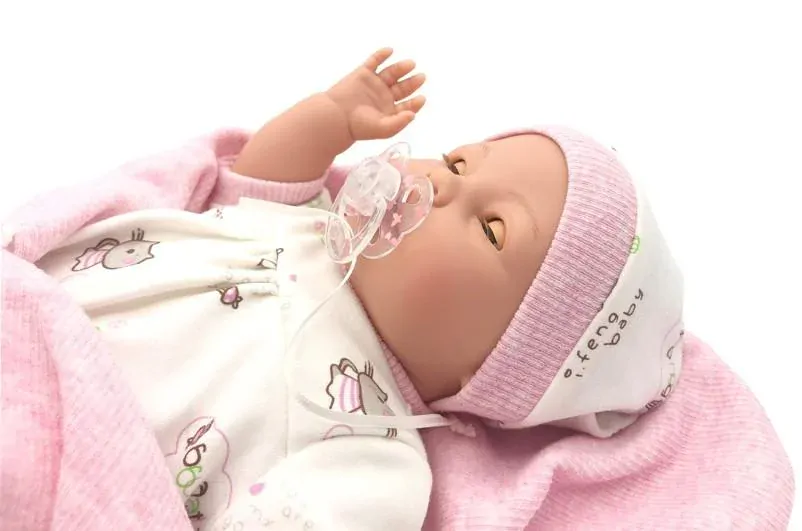 Realistické miminko - mrkací holčička - Bimba v růžovém spacím pytli od Antonio Juan