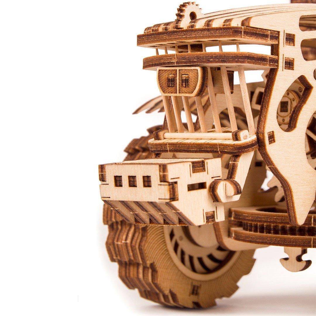 Wood Trick  "Traktor" - 3D dřevěné mechanické puzzle 
