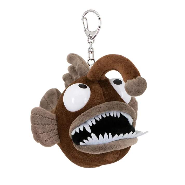 Orange Toys – plyšový přívěsek hnědý ďas mořský (Brown Anglerfish Keychain 15 cm – plyšový přívěsek hnědý ďas mořský)