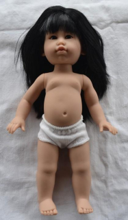 Panenka - holčička Sia bez oblečení - černé vlasy -  od španělské firmy Marina & Pau