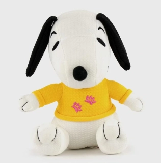 Snoopy ve žlutém tričku - plyšová postavička z pohádek Snoopy