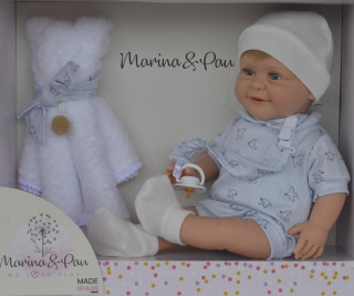 Realistické miminko chlapeček Mája v modrém overalu od španělské firmy Marina & Pau